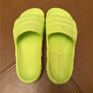 NWT Adidas Men’s AdiLette 22 Slides Lime Green Size 9